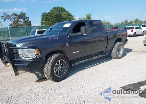 2022 Ram 2500 Tradesman 4X4 6'4 Box from USA, damaged, VIN 3C6UR5CL5NG126486